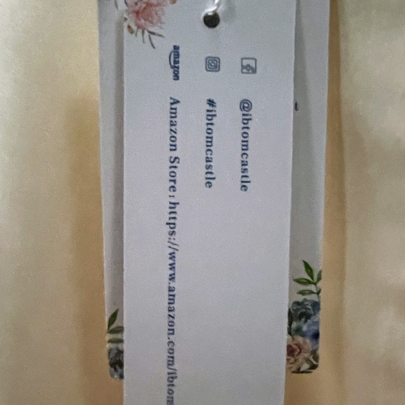 INTOM CASTLE YOUNG LADIES GOWN - Picture 7 of 9